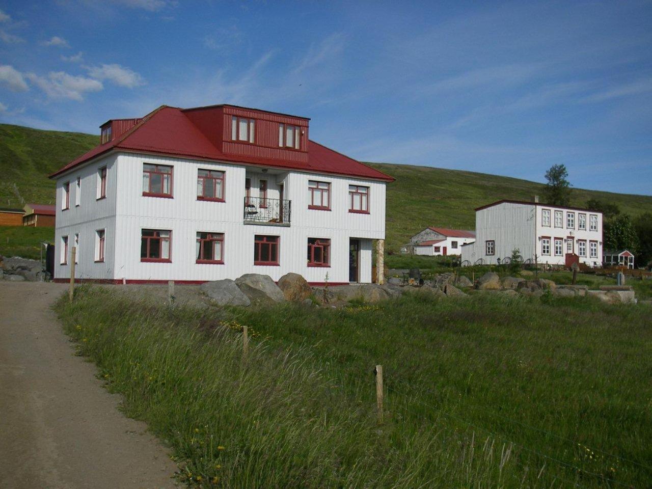 Guesthouse Storu-Laugar Laugar  Exteriör bild