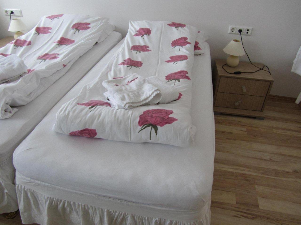 Guesthouse Storu-Laugar Laugar  Exteriör bild