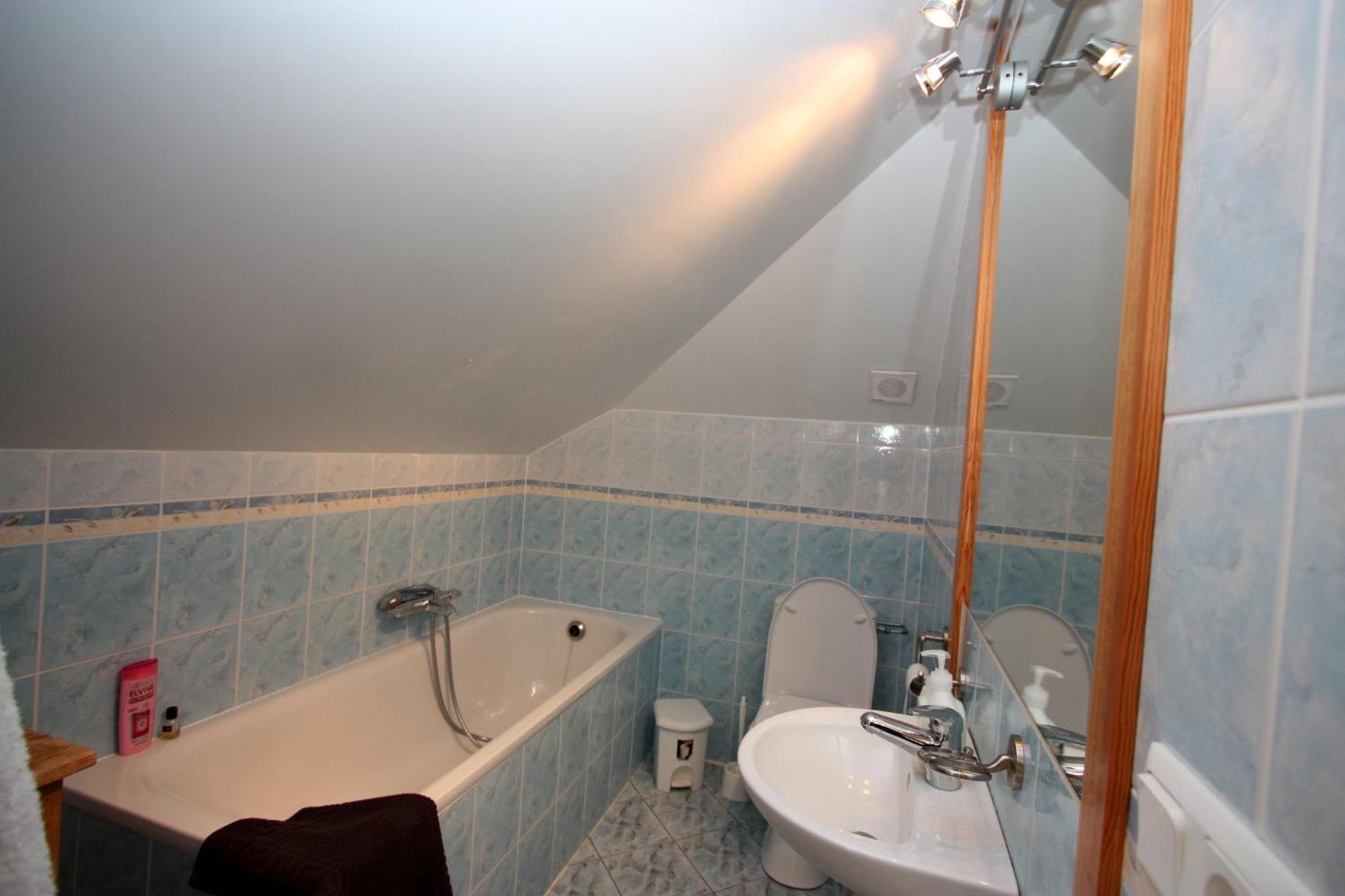 Guesthouse Storu-Laugar Laugar  Exteriör bild