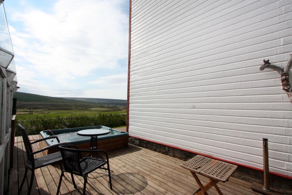 Guesthouse Storu-Laugar Laugar  Exteriör bild