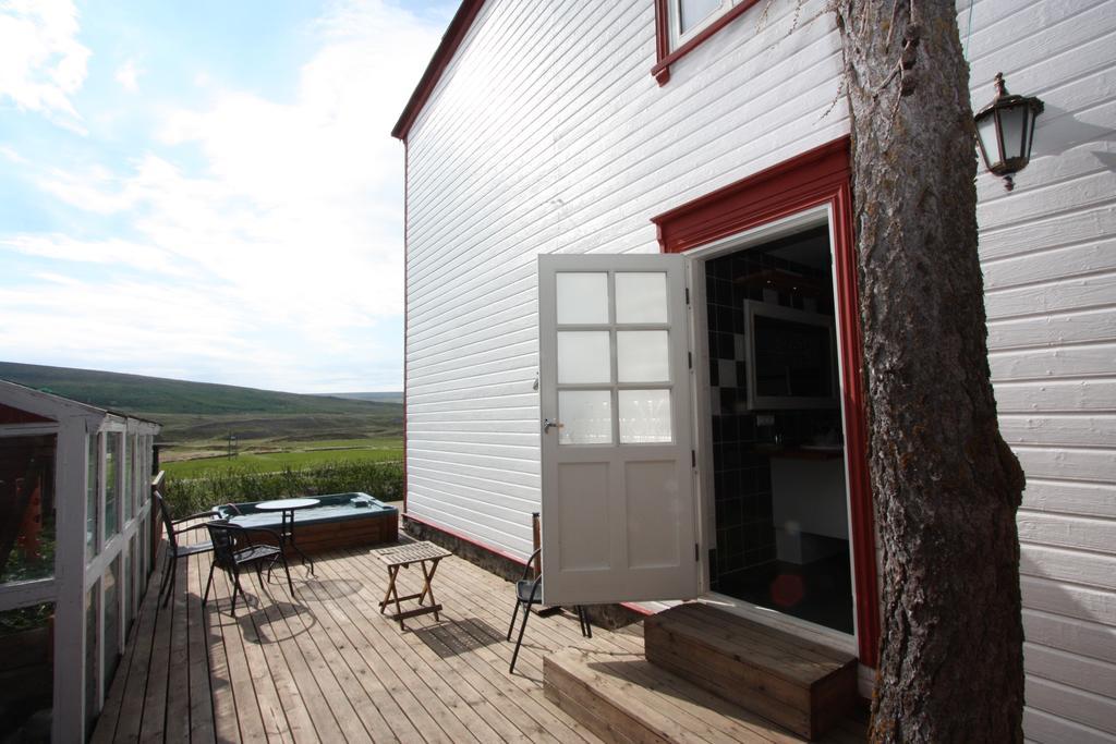 Guesthouse Storu-Laugar Laugar  Exteriör bild