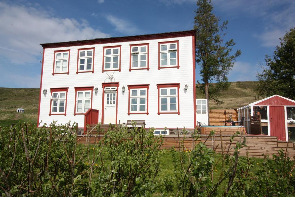 Guesthouse Storu-Laugar Laugar  Exteriör bild