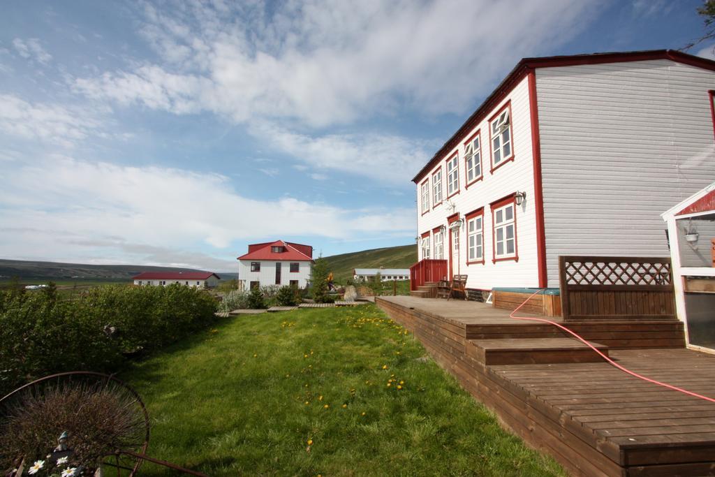 Guesthouse Storu-Laugar Laugar  Exteriör bild