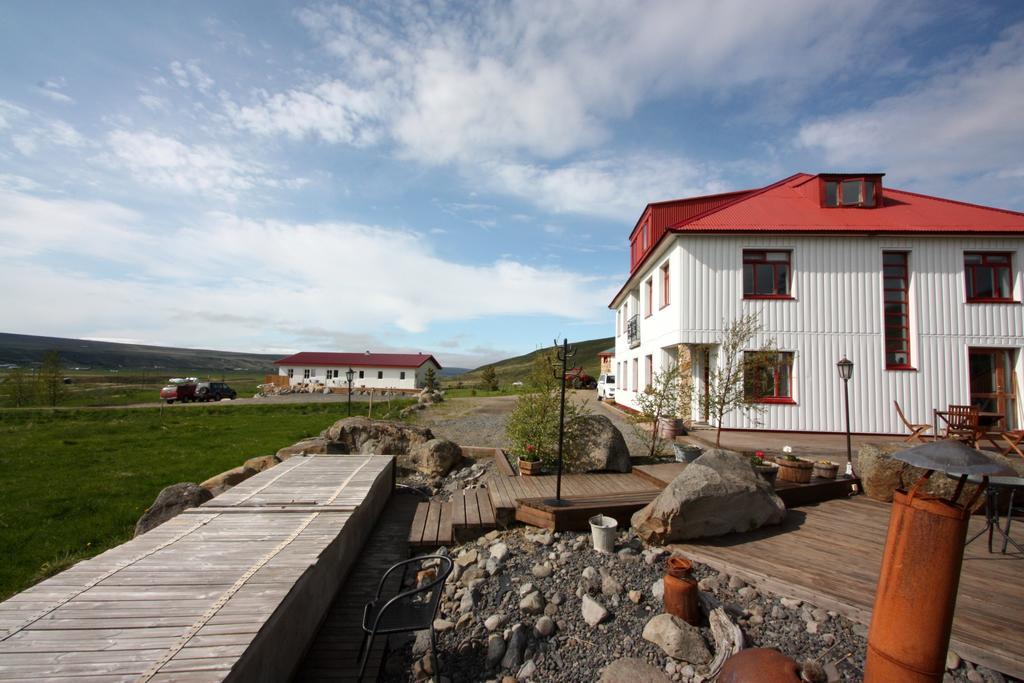 Guesthouse Storu-Laugar Laugar  Exteriör bild