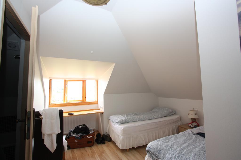 Guesthouse Storu-Laugar Laugar  Exteriör bild