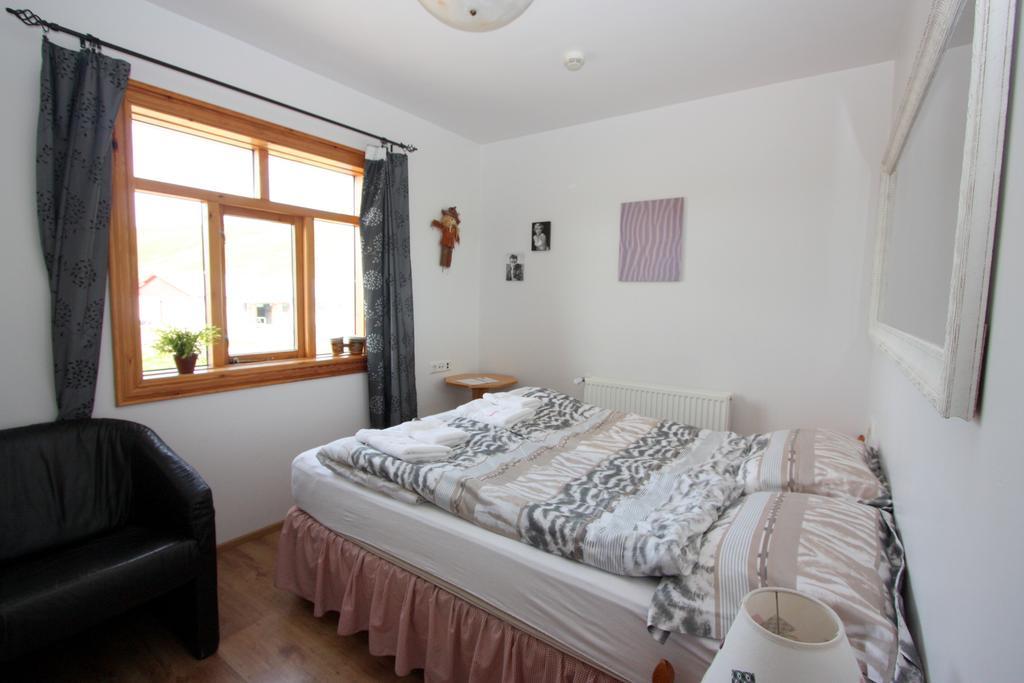 Guesthouse Storu-Laugar Laugar  Exteriör bild
