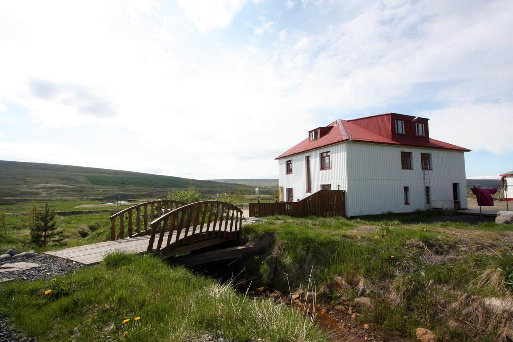 Guesthouse Storu-Laugar Laugar  Exteriör bild