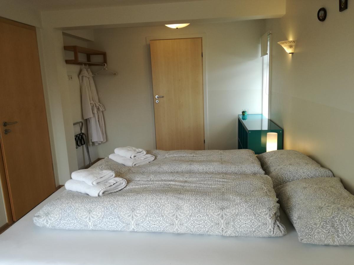 Guesthouse Storu-Laugar Laugar  Exteriör bild